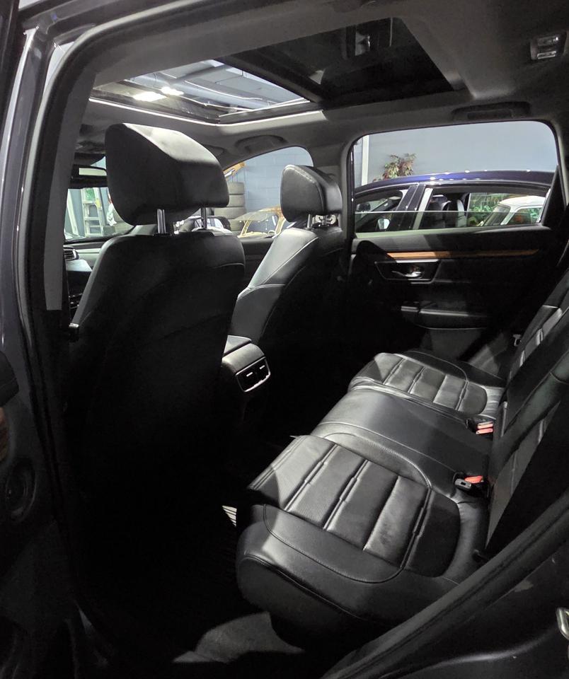 2017 Honda CR-V Touring Photo