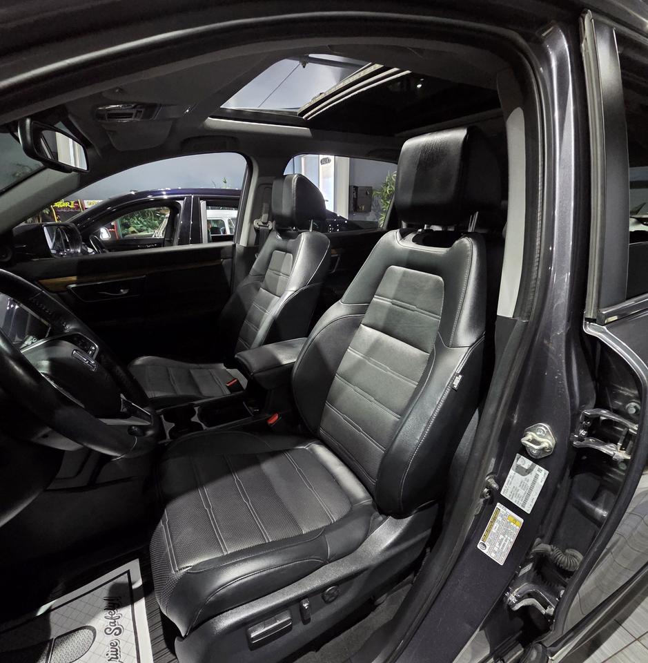 2017 Honda CR-V Touring Photo