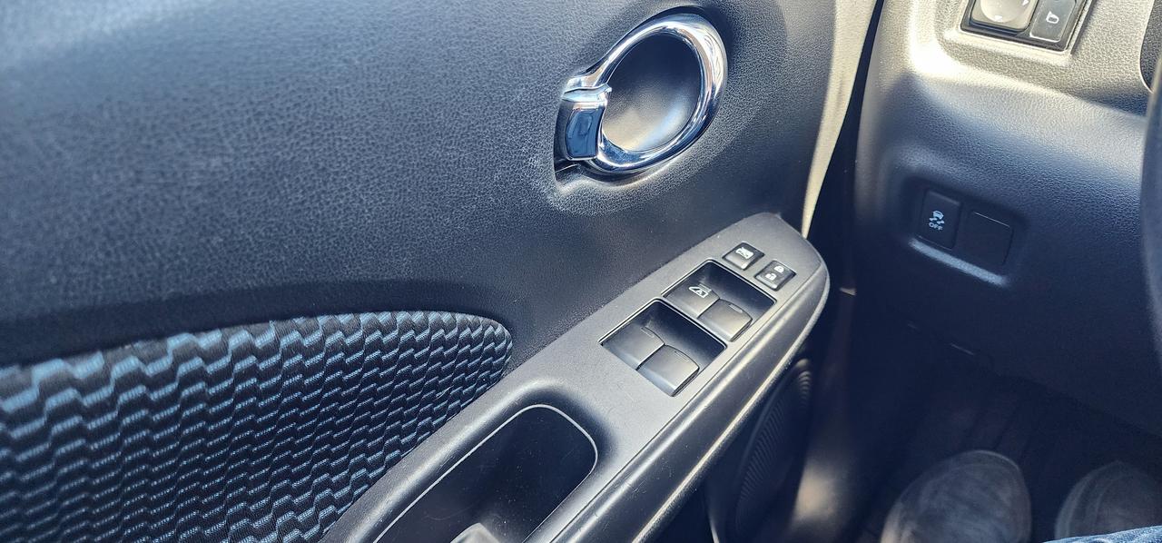 2014 Nissan Versa Note SV Photo