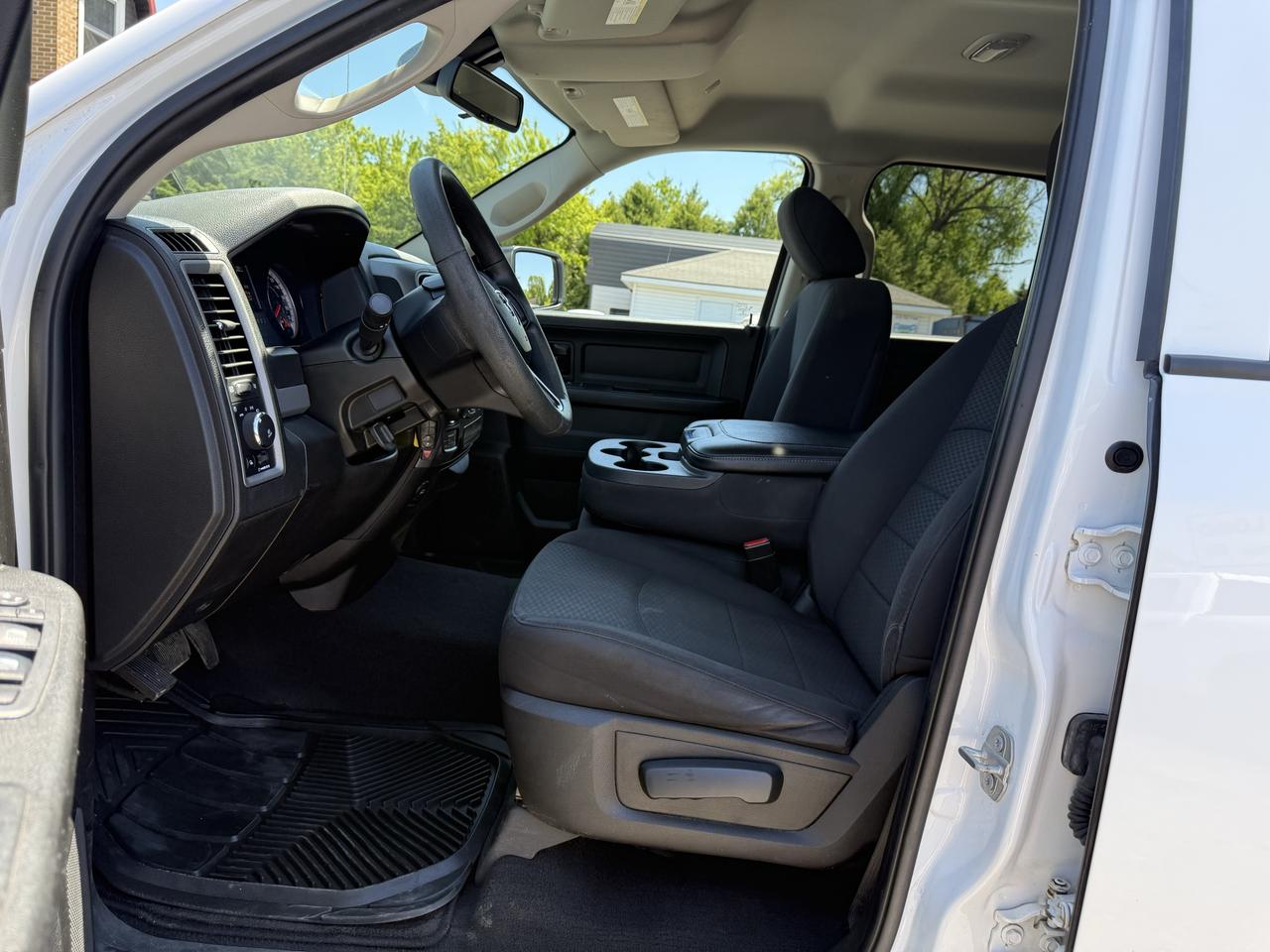 2019 RAM 1500 Classic EXPRESS Photo