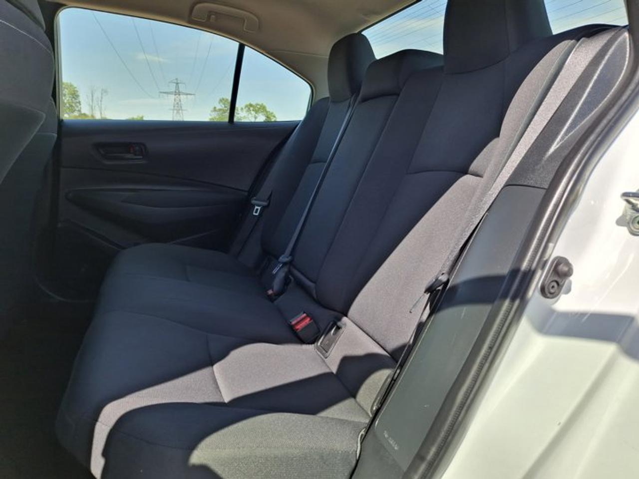 2023 Toyota Corolla Hybrid LE | Radar Cruise | CarPlay + Android | Heated Seats | Rear Camera | and More ! Photo