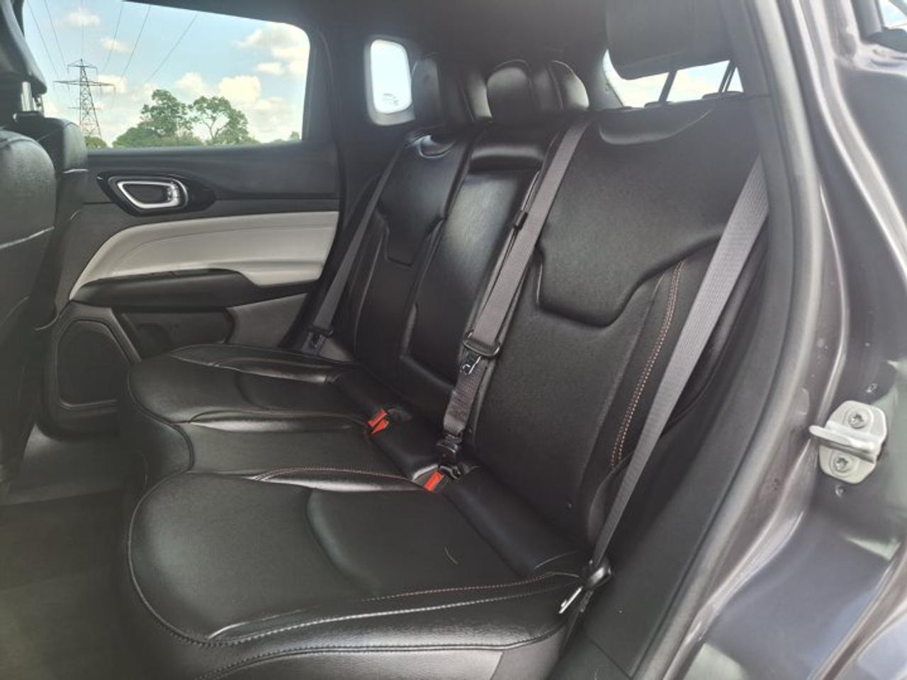 2024 Jeep Compass Limited 4x4 | Leather | Heated Seats + Steering | Remote Start | BSM | and More ! Photo