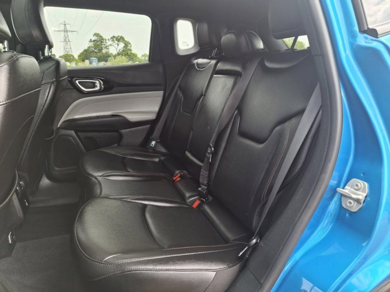 2024 Jeep Compass Limited 4x4 | Leather | Sunroof | Heated Seats + Steering | Remote Start | BSM | and More ! Photo