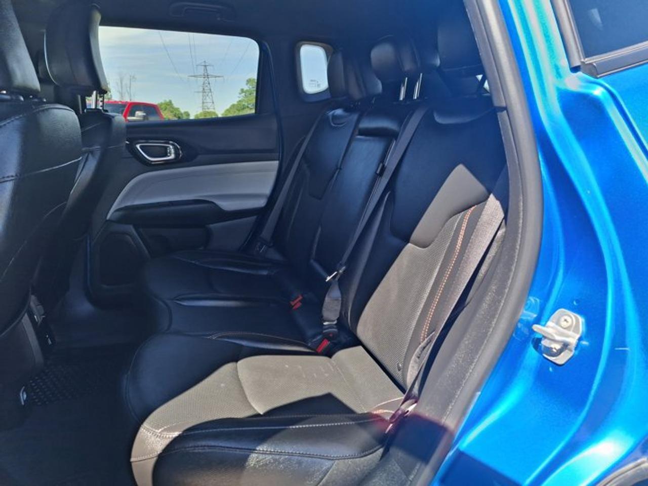 2024 Jeep Compass Limited 4x4 | Leather | Heated Seats + Steering | Cooled Seats | Power Liftgate | and More ! Photo
