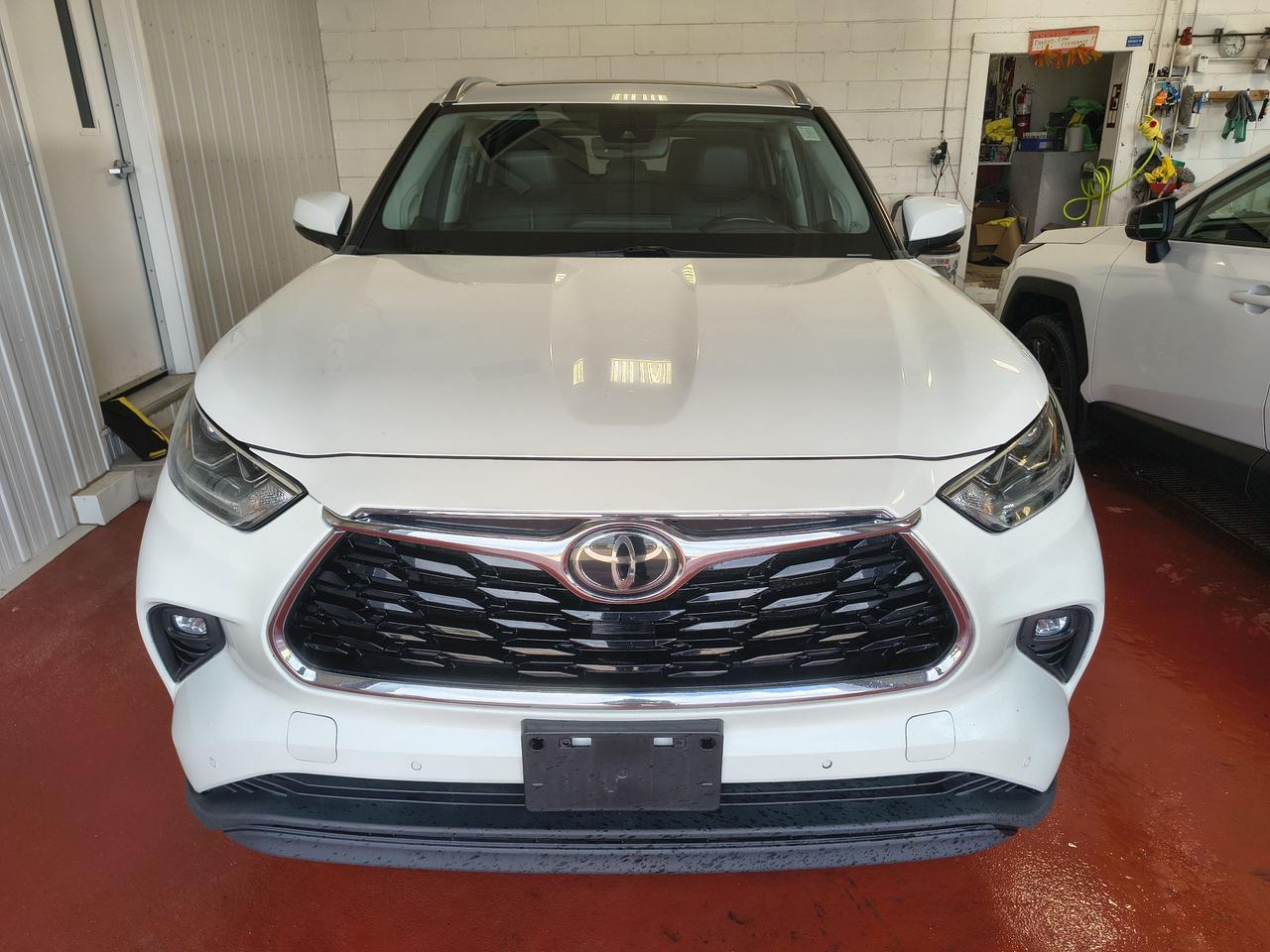 2021 Toyota Highlander LIMITED  Photo0