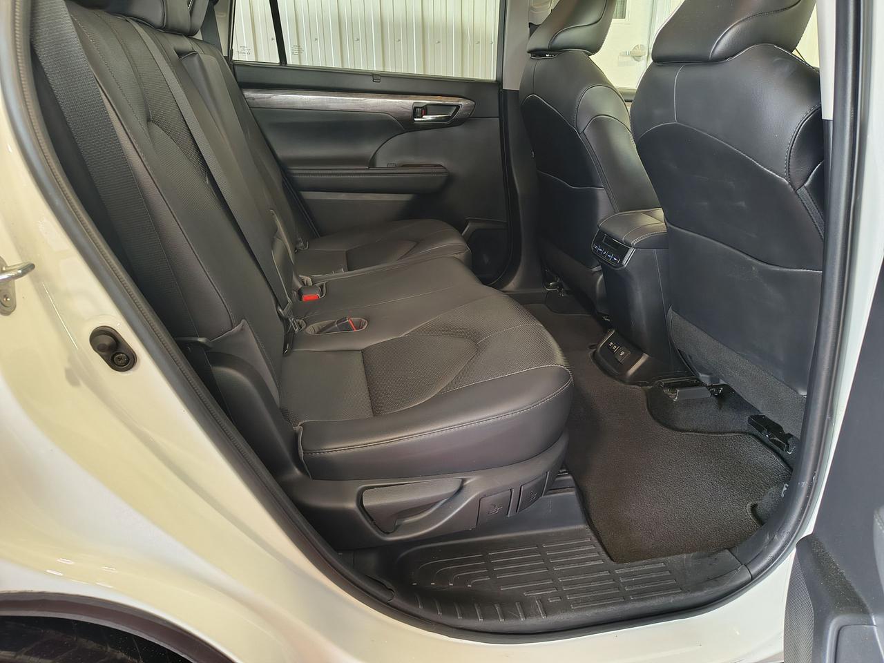 2021 Toyota Highlander LIMITED  Photo0