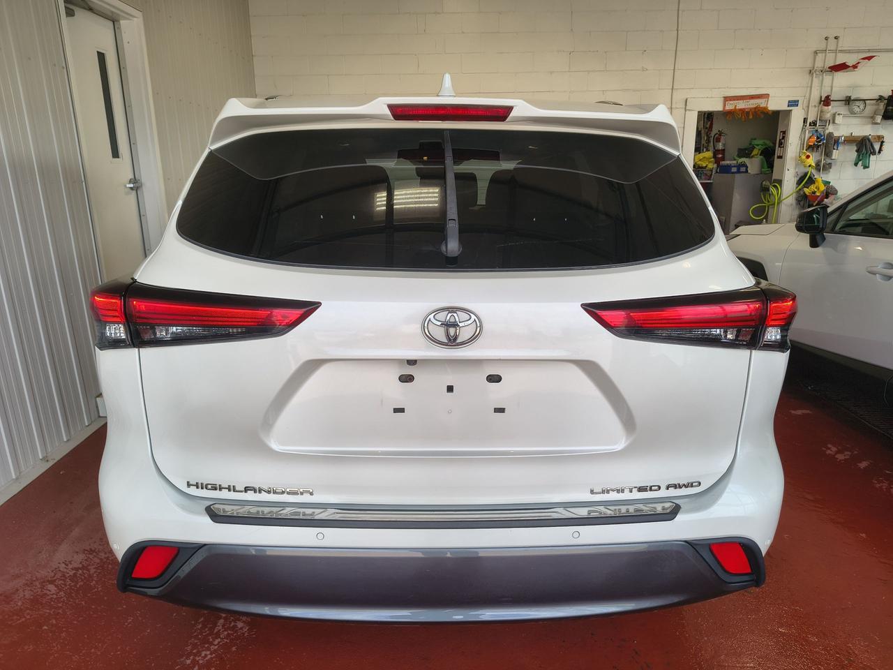 2021 Toyota Highlander LIMITED  Photo