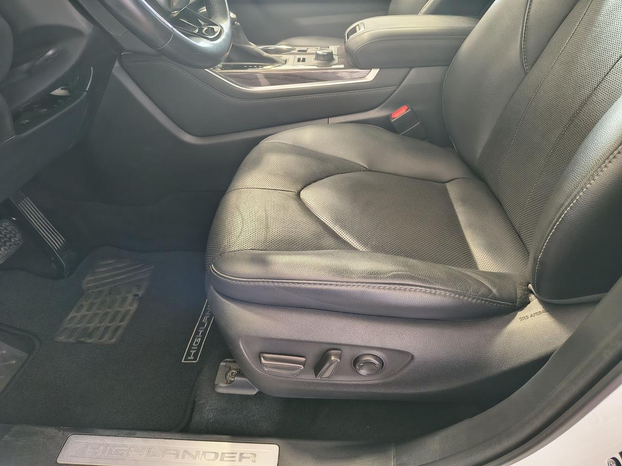 2021 Toyota Highlander LIMITED  Photo0