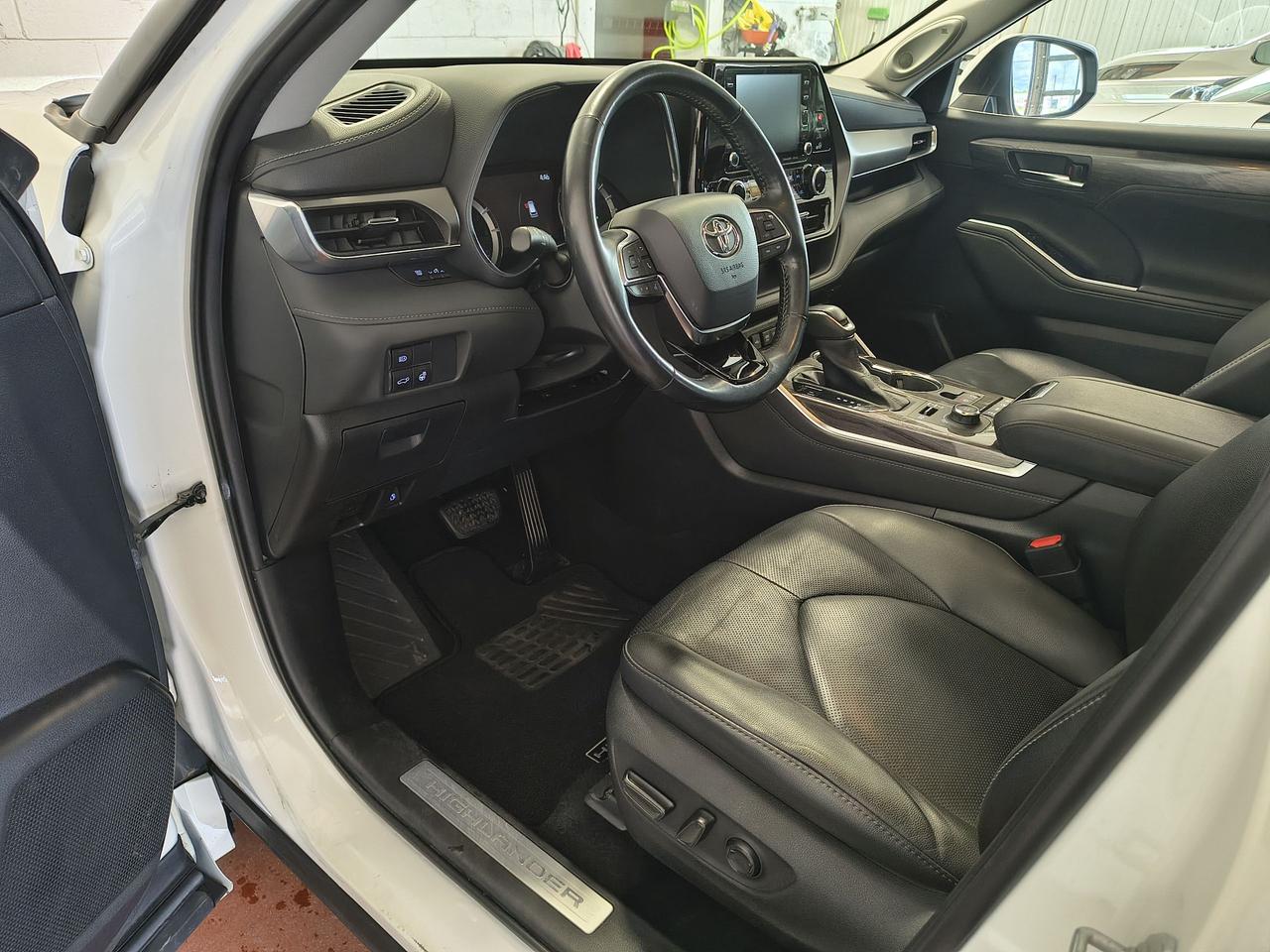 2021 Toyota Highlander LIMITED  Photo0