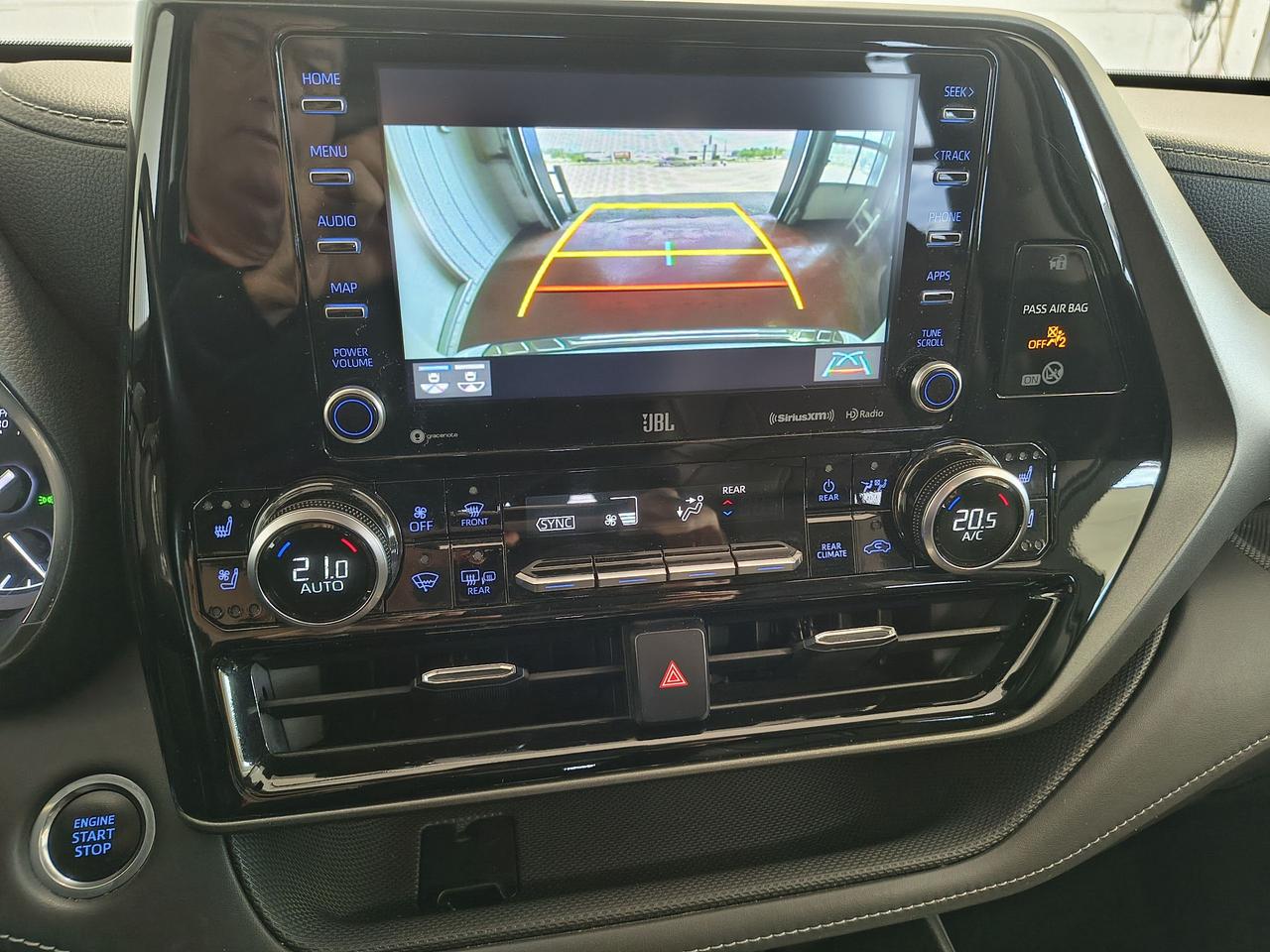 2021 Toyota Highlander LIMITED  Photo