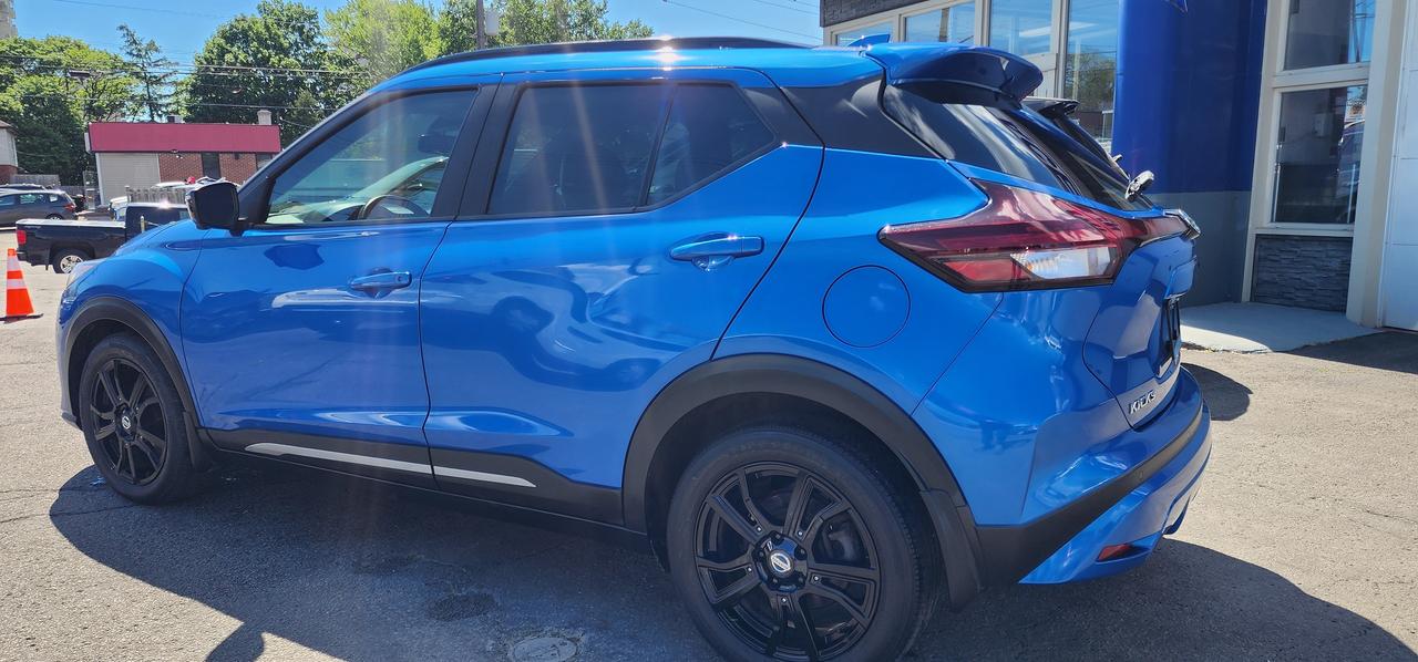 2021 Nissan Kicks SR Photo