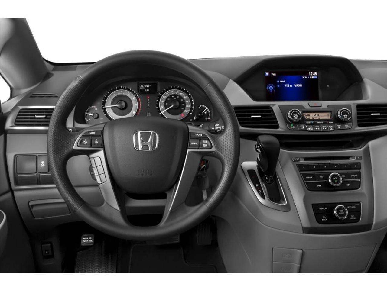2015 Honda Odyssey SE Photo