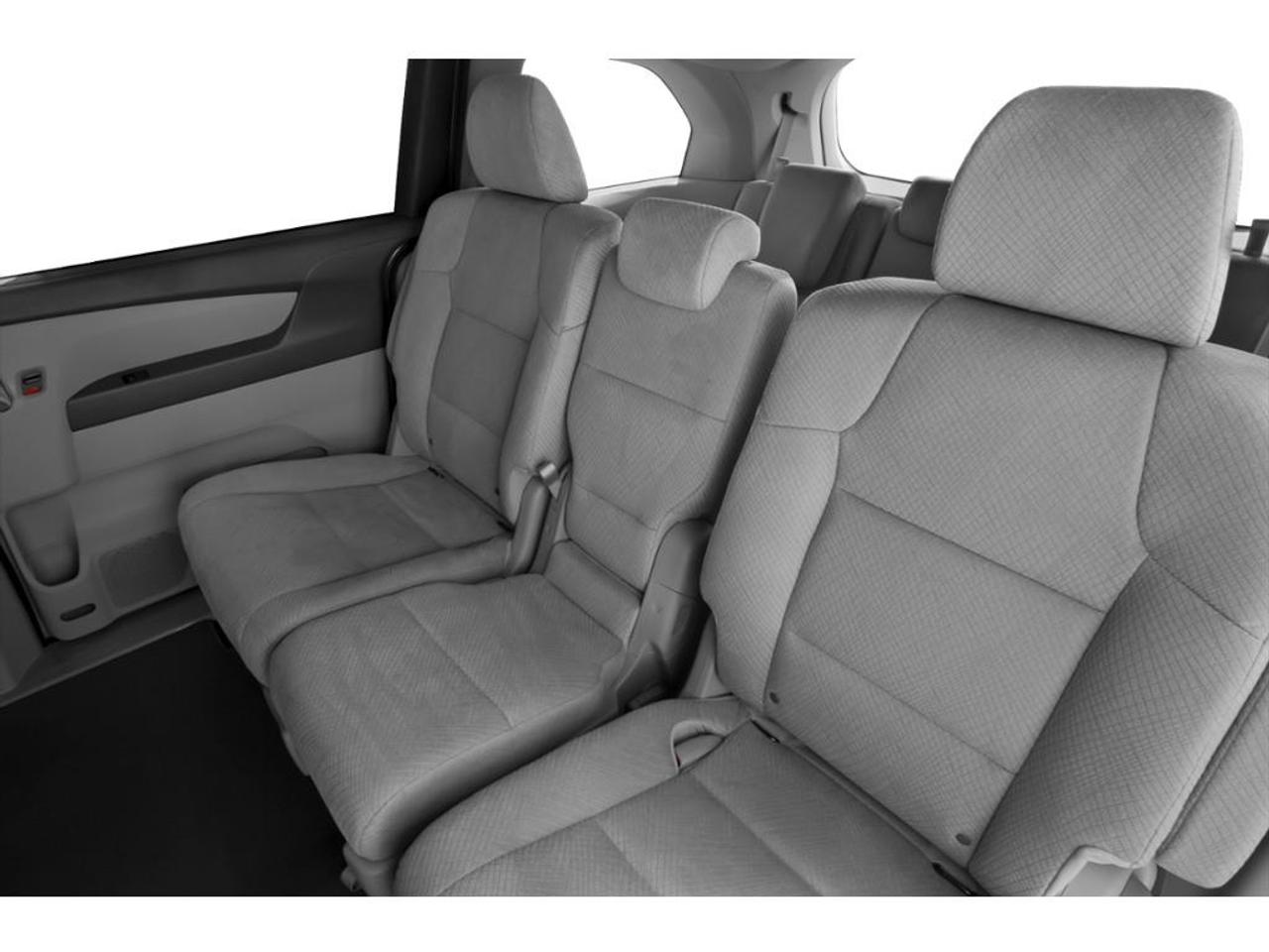 2015 Honda Odyssey SE Photo