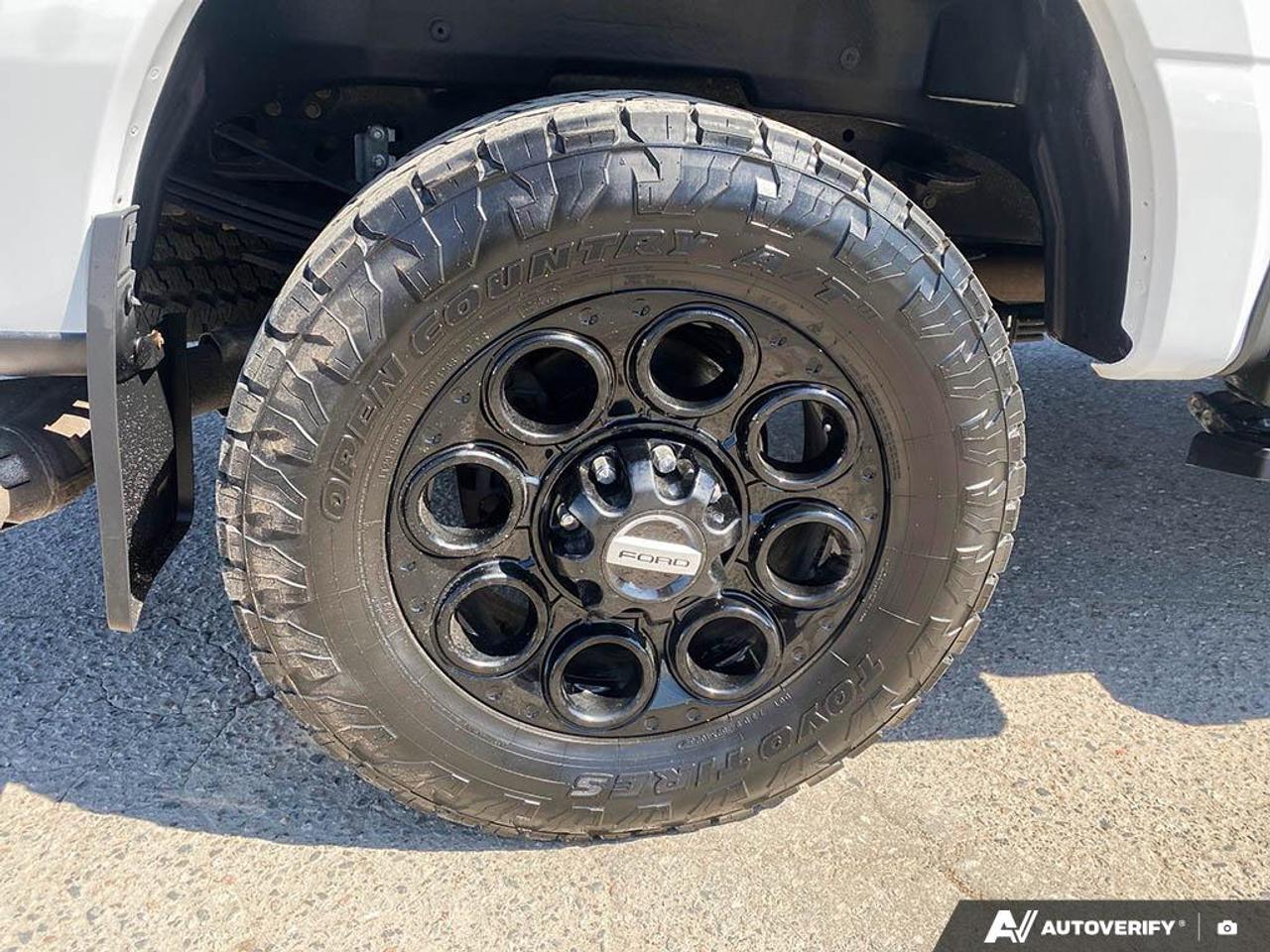 2024 Ford F-250 Lariat LARIAT ULTIMATE | BLACK APPEARANCE | 6.7 HO DIESEL Photo
