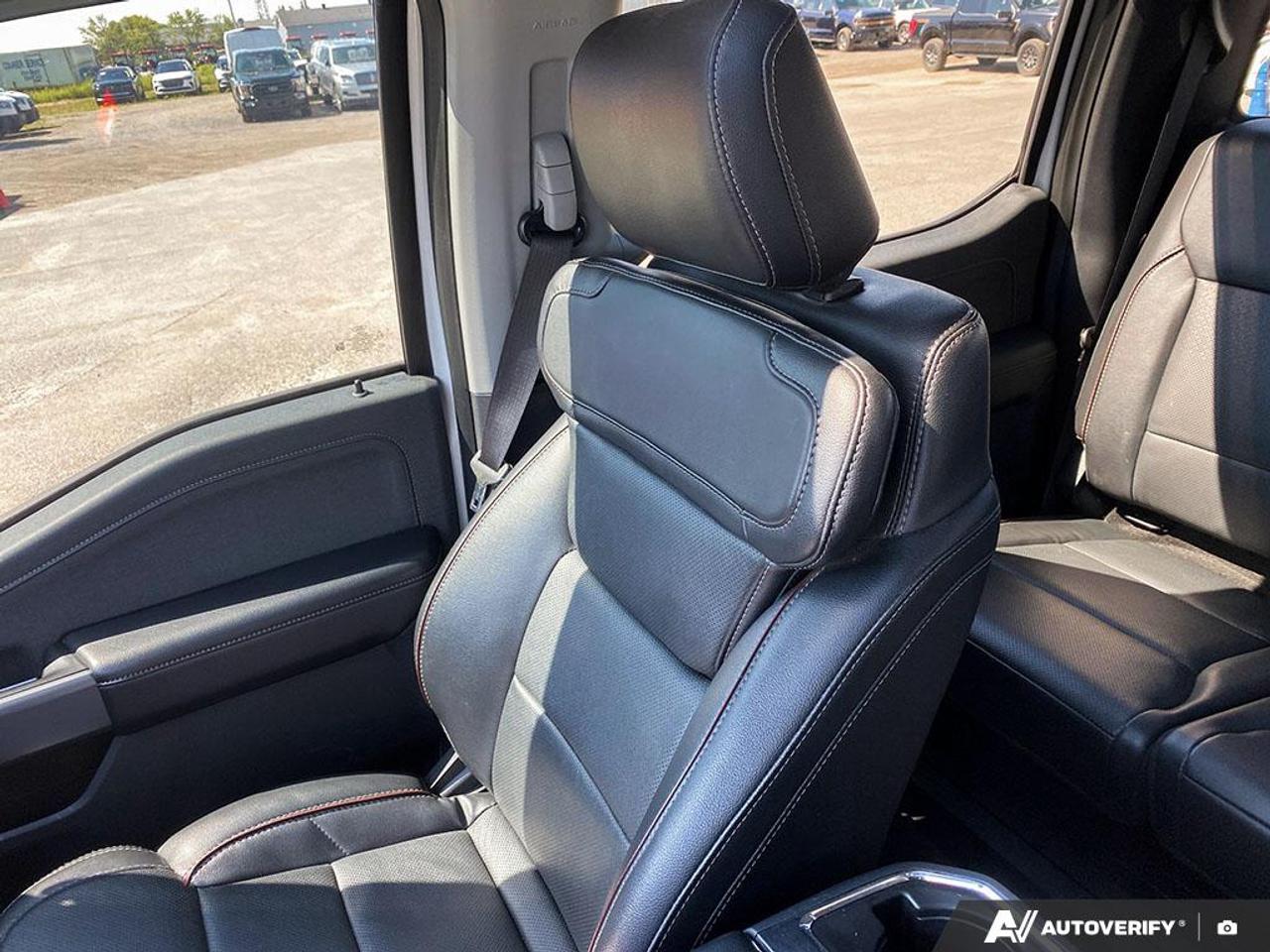 2024 Ford F-250 Lariat LARIAT ULTIMATE | BLACK APPEARANCE | 6.7 HO DIESEL Photo
