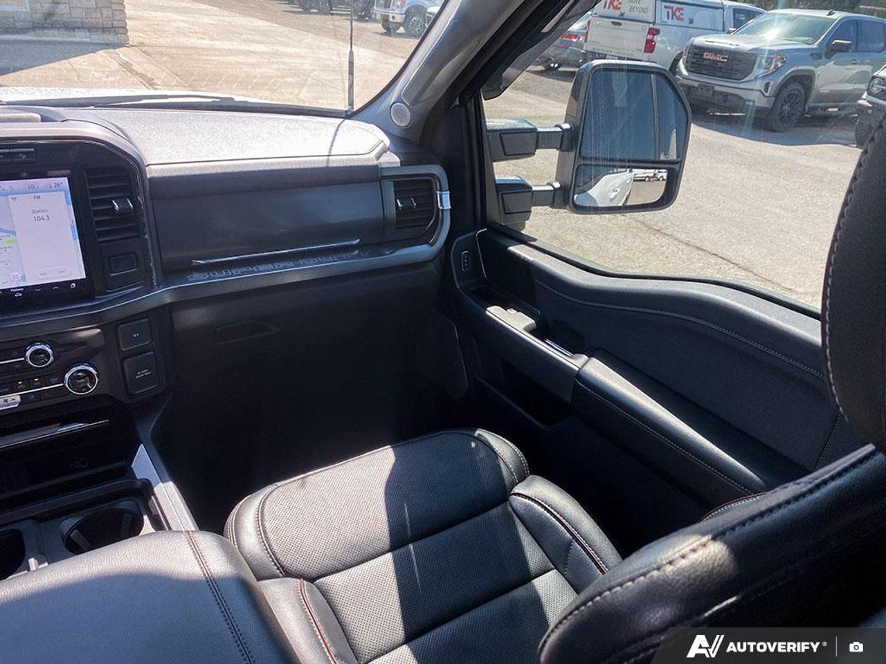 2024 Ford F-250 Lariat LARIAT ULTIMATE | BLACK APPEARANCE | 6.7 HO DIESEL Photo