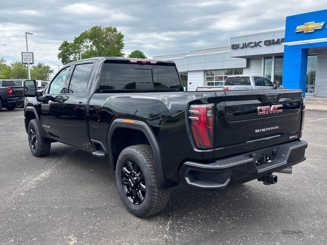 2026 GMC Sierra 2500 HD AT4 Photo