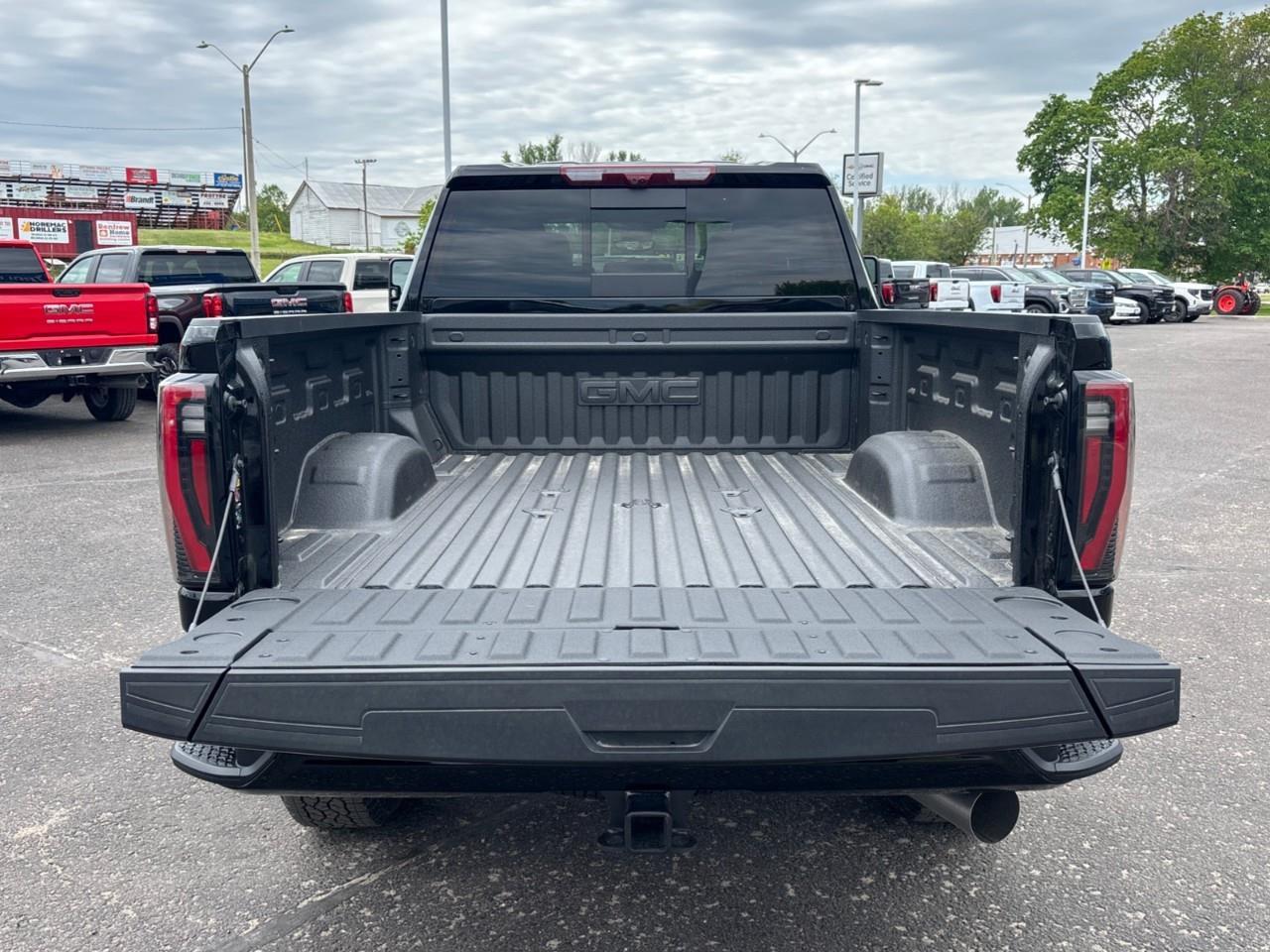 2026 GMC Sierra 2500 HD AT4 Photo