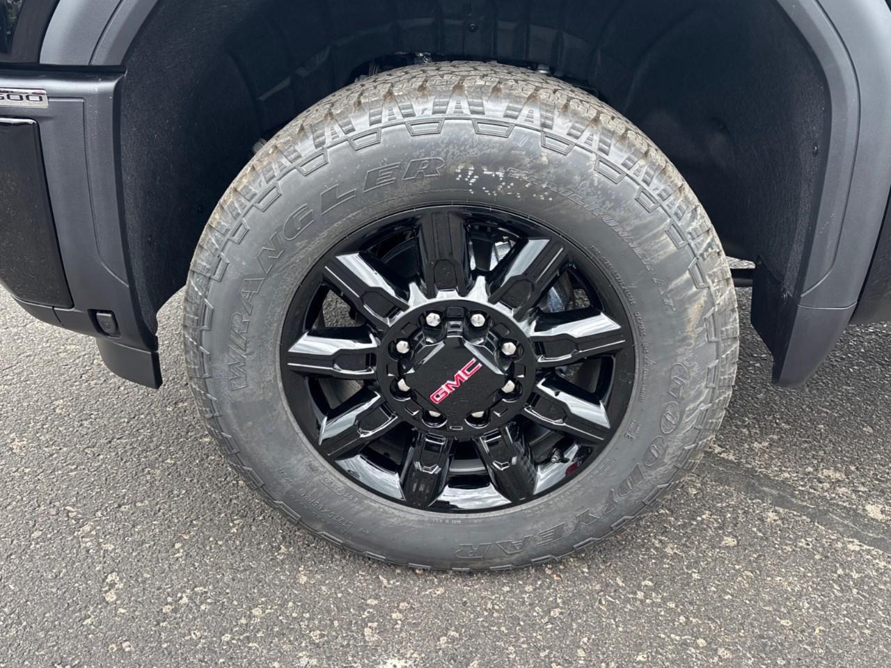 2026 GMC Sierra 2500 HD AT4 Photo