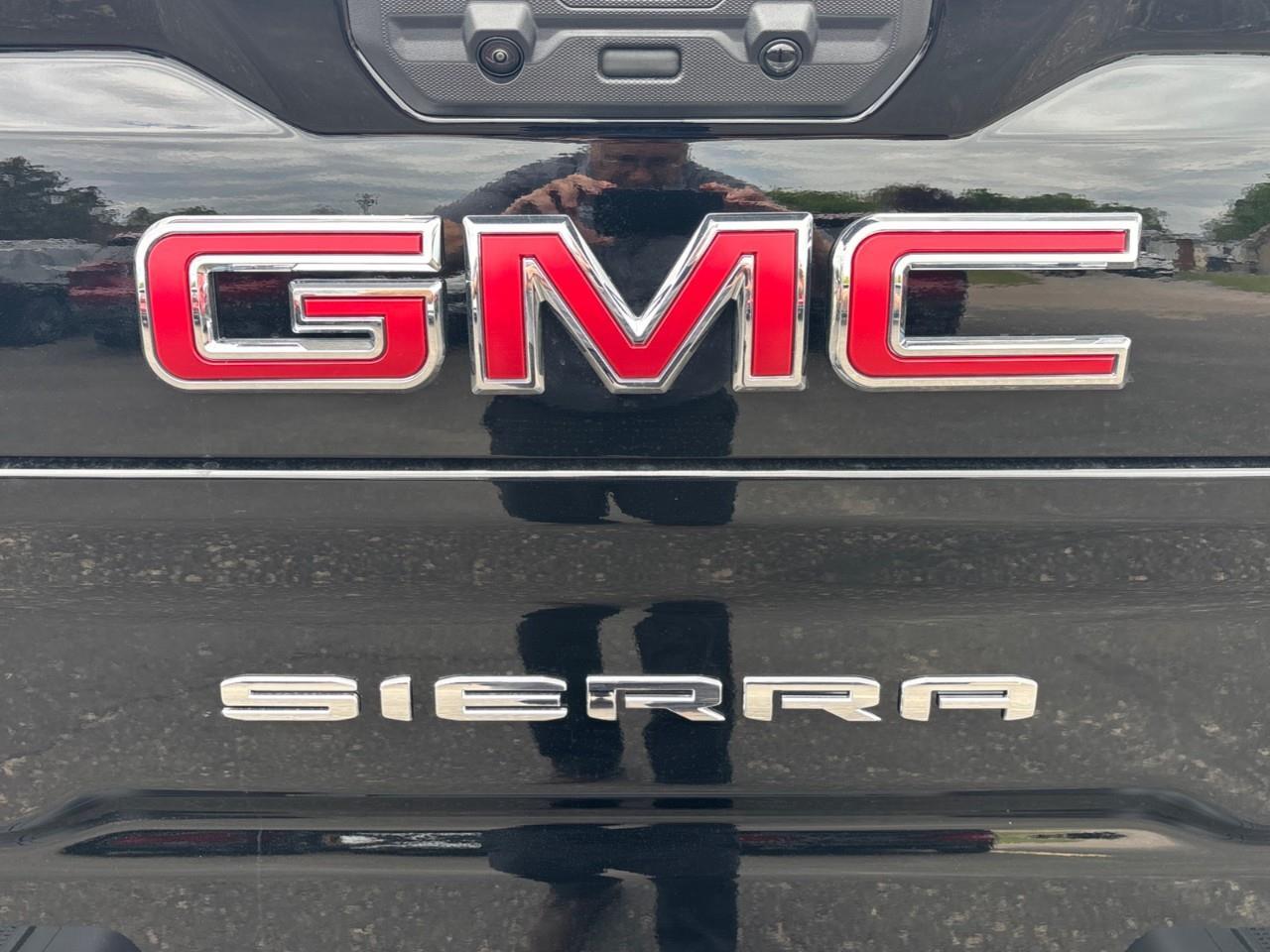 2026 GMC Sierra 2500 HD AT4 Photo