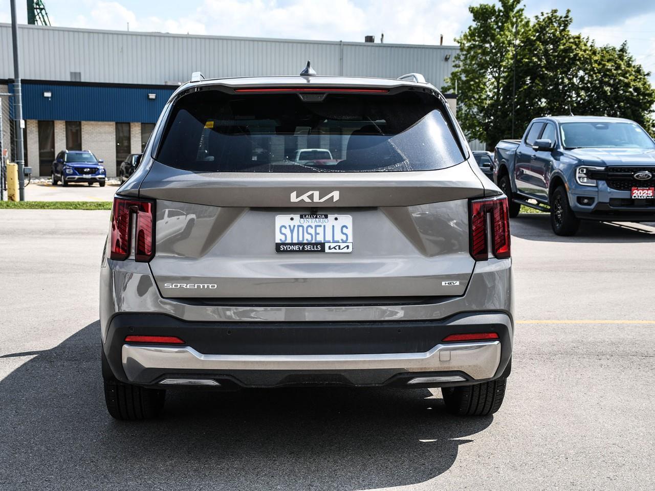 2026 Kia Sorento Hybrid 2026 Kia Sorento Hybrid - SX | Exec Unit | Dealership Demo | Stock #LKSO00713M Photo4