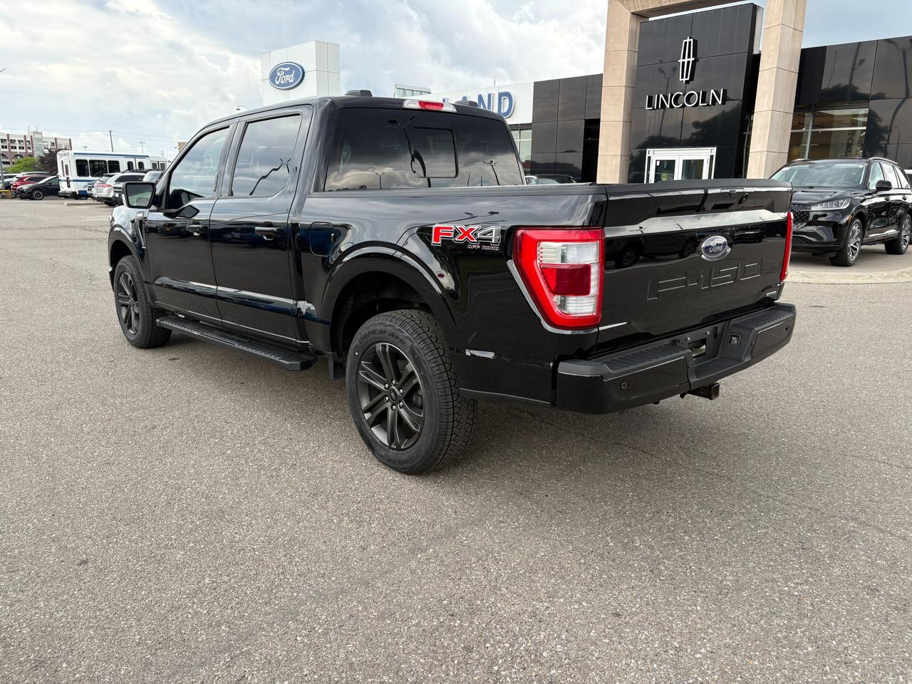 2022 Ford F-150 Lariat 502A|SPORT|PANO|FX4|NO ACCIDENTS Photo