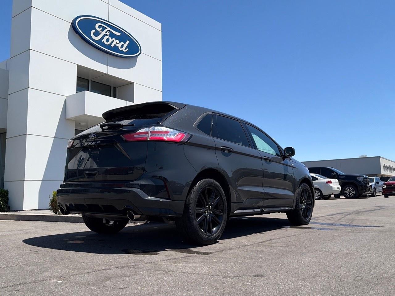 2021 Ford Edge ST LINE FWD Photo2