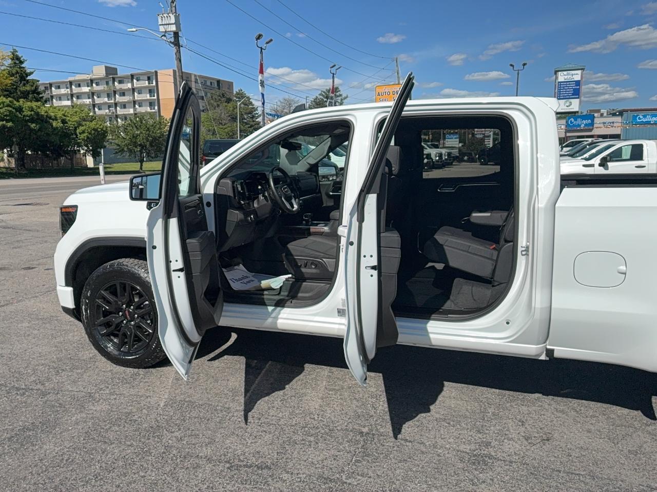 2025 GMC Sierra 1500 Elevation X31 4WD CrewCab 5.3L8cylGas 6'7"Box Photo