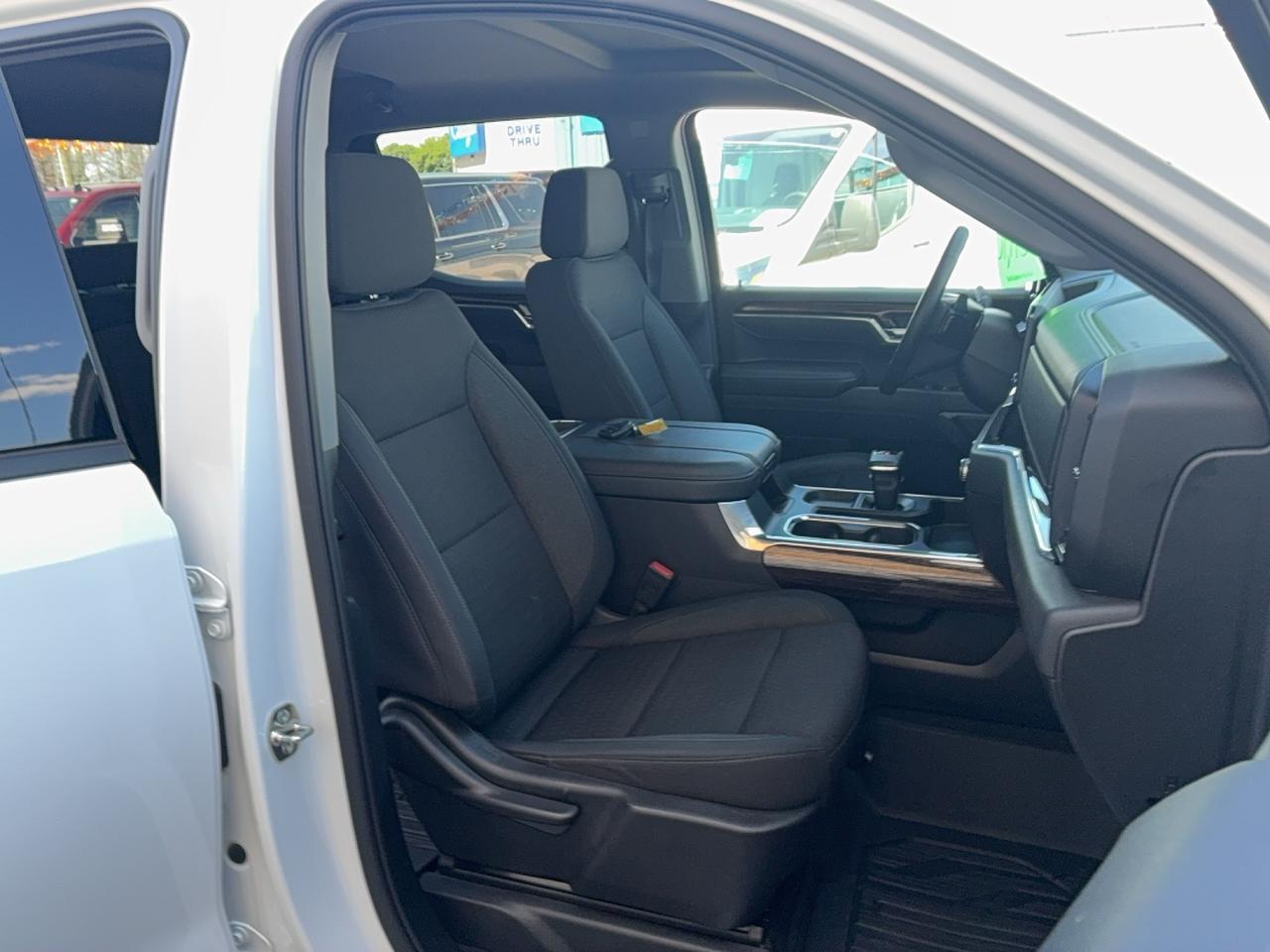 2025 GMC Sierra 1500 Elevation X31 4WD CrewCab 5.3L8cylGas 6'7"Box Photo
