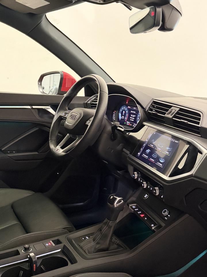 2022 Audi Q3 Progressiv | S LINE | LOW KM | Photo