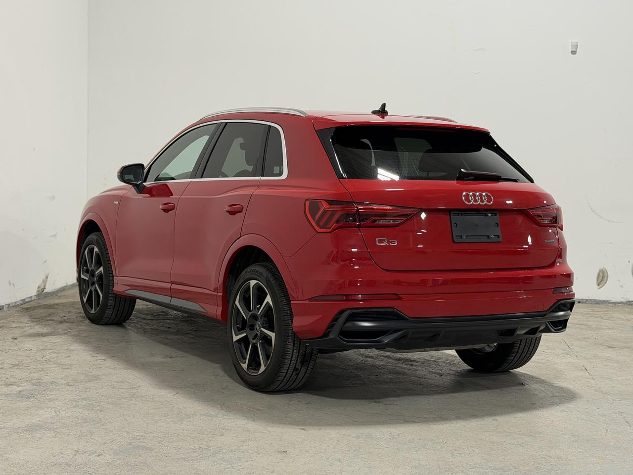 2022 Audi Q3 Progressiv | S LINE | LOW KM | Photo