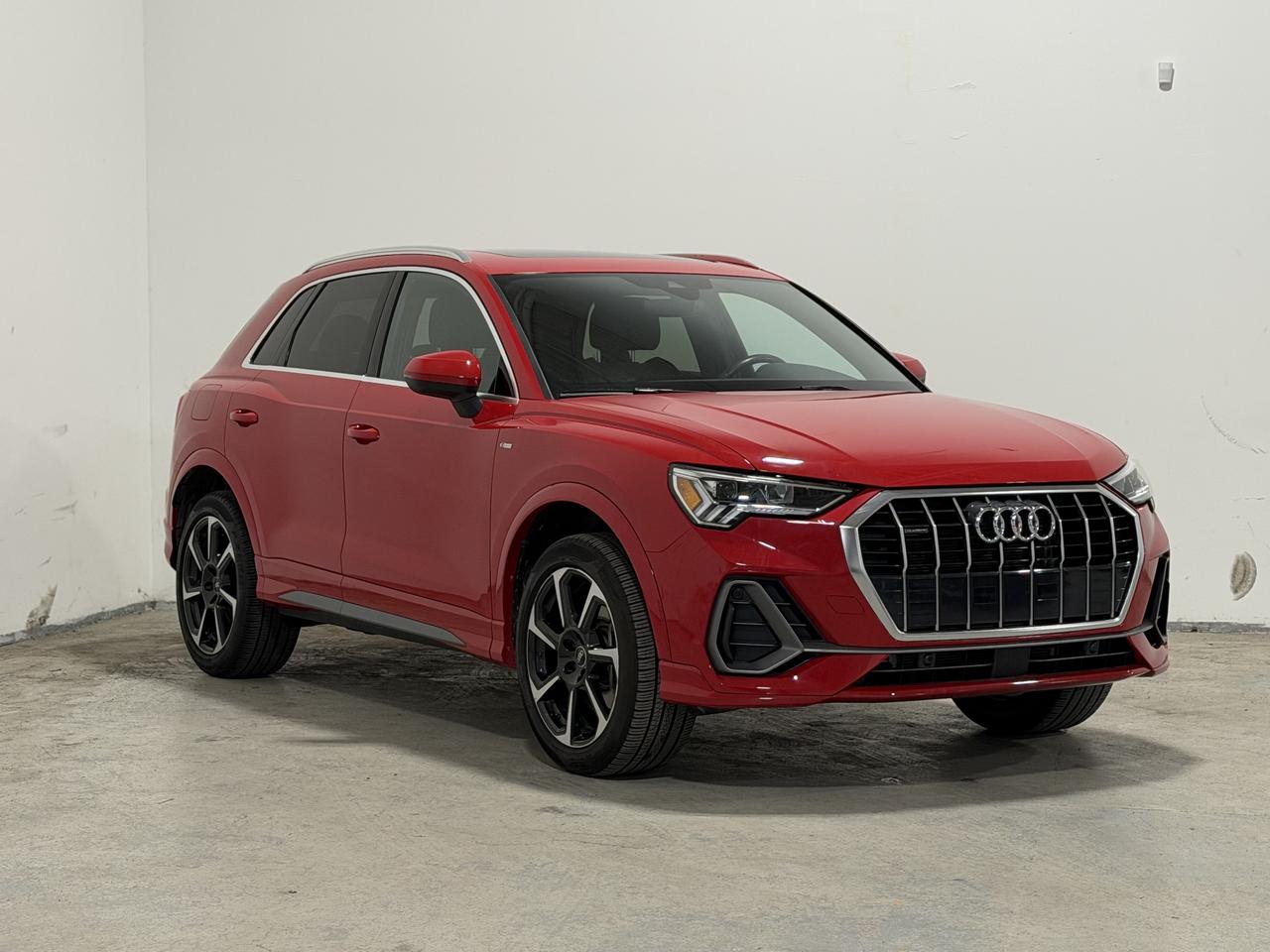2022 Audi Q3 Progressiv | S LINE | LOW KM | Photo2