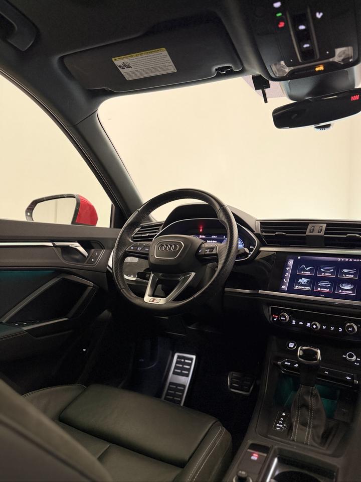 2022 Audi Q3 Progressiv | S LINE | LOW KM | Photo