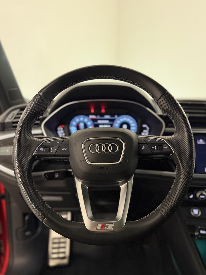 2022 Audi Q3 Progressiv | S LINE | LOW KM | Photo