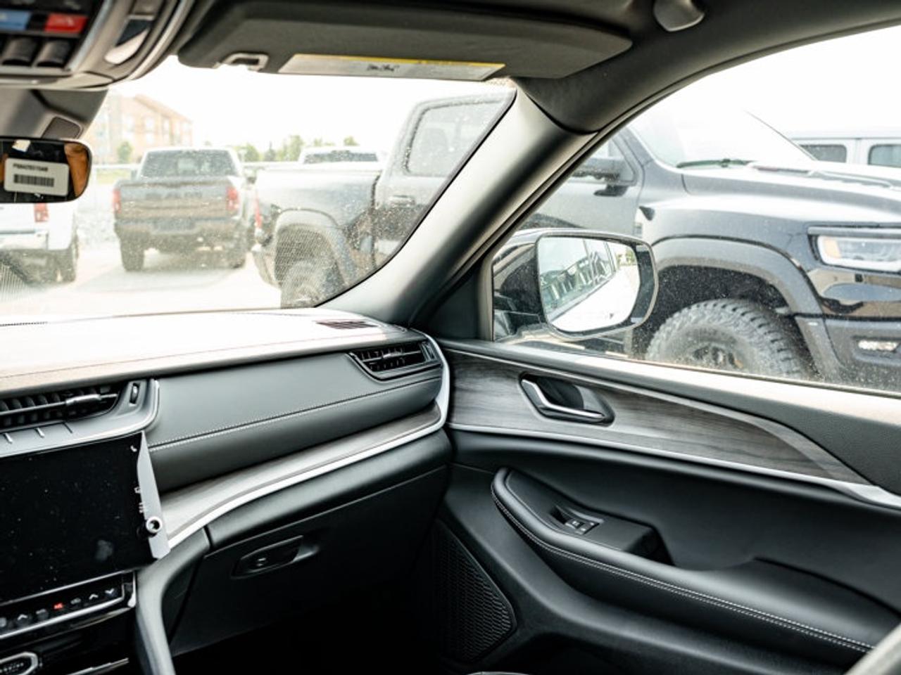 2026 Jeep Grand Cherokee Limited Photo