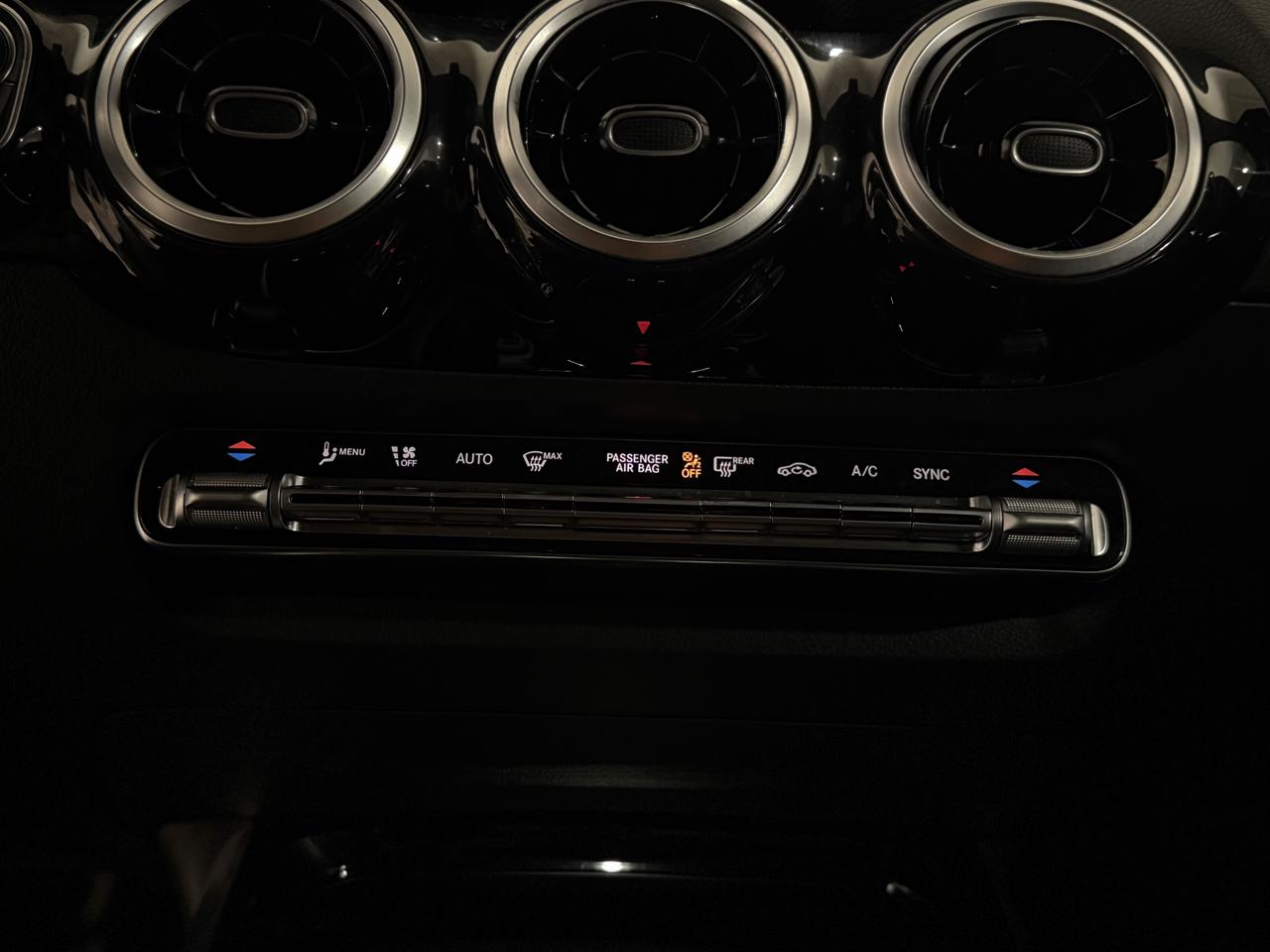 2022 Mercedes-Benz GLA 250 GLA 250 | LOW KM | Photo