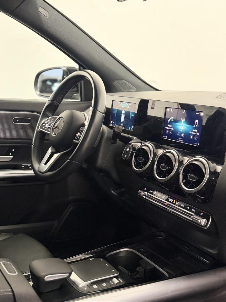 2022 Mercedes-Benz GLA 250 GLA 250 | LOW KM | Photo