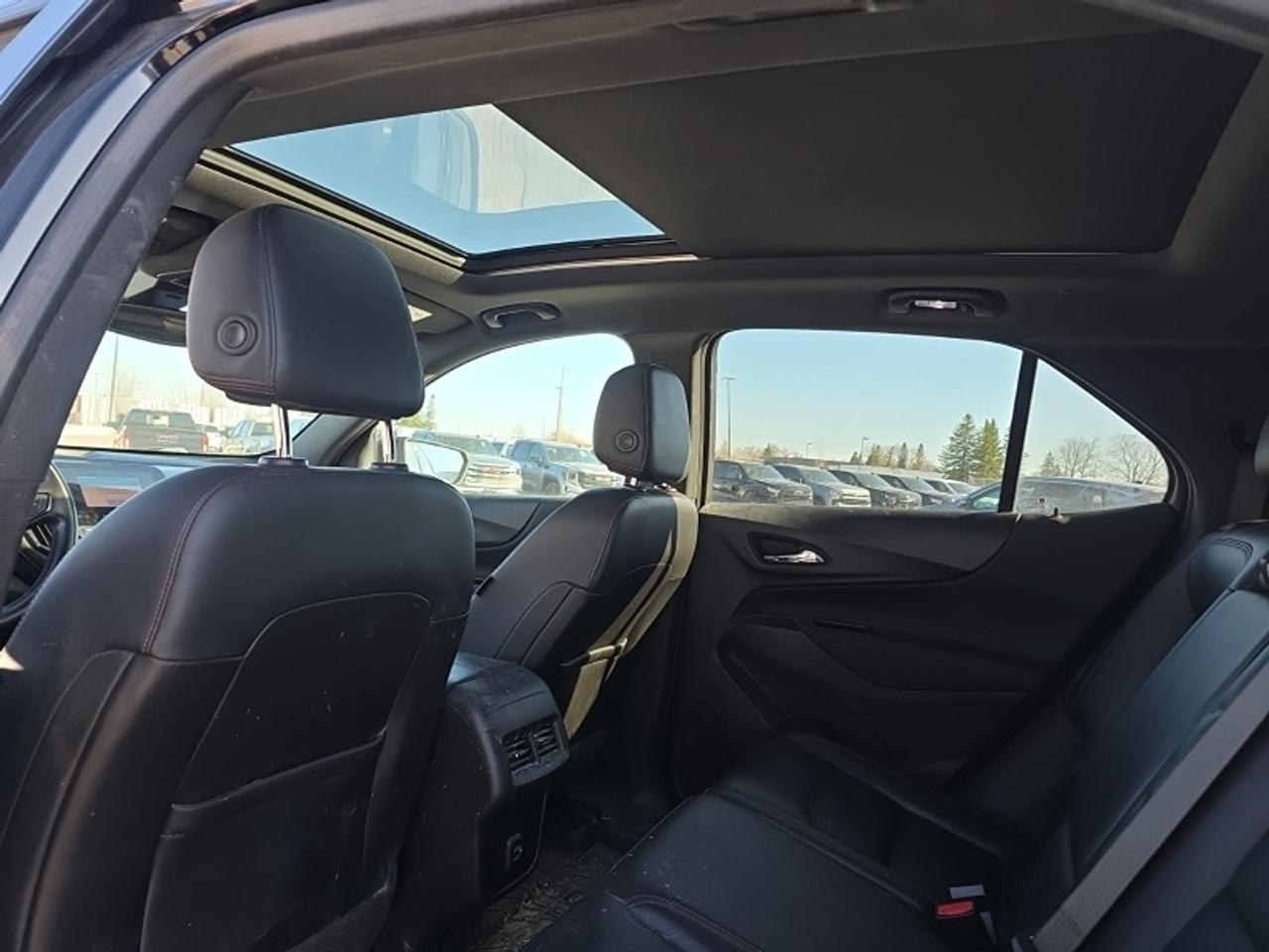 2022 Chevrolet Equinox RS - AWD, BOSE AUDIO, PANO ROOF, HEATED SEATS!!! Photo