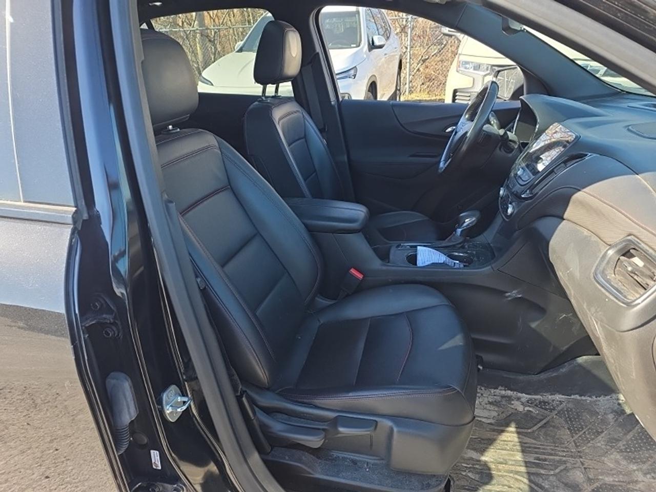 2022 Chevrolet Equinox RS - AWD, BOSE AUDIO, PANO ROOF, HEATED SEATS!!! Photo