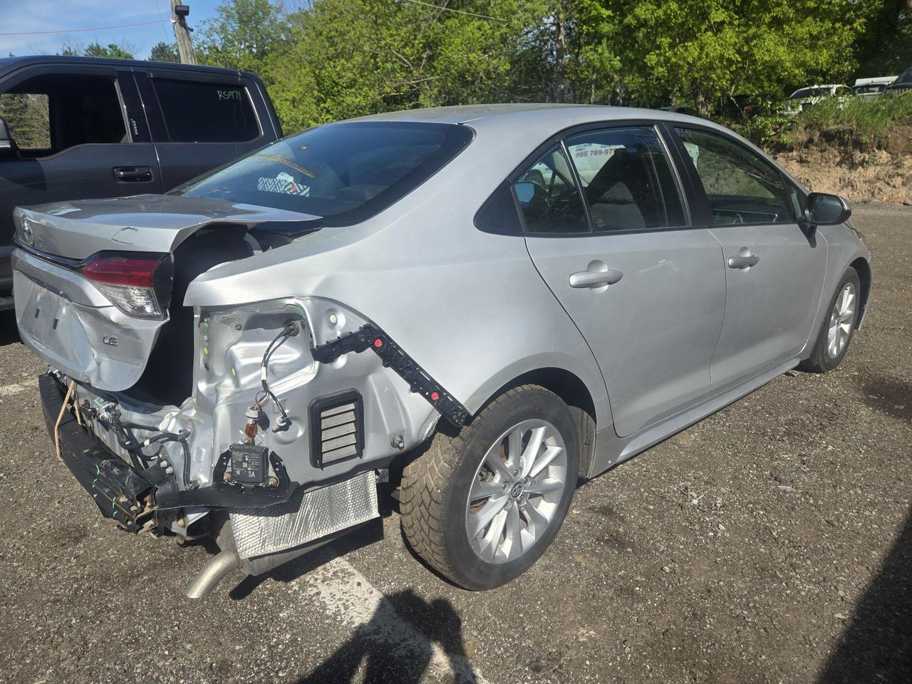 2022 Toyota Corolla LE - Photo #4