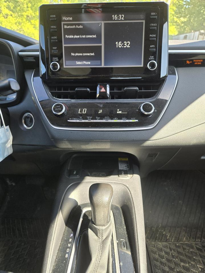 2022 Toyota Corolla LE - Photo #8