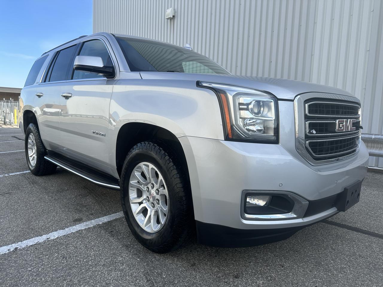 2017 GMC Yukon SLE 8 PASSENGERS - ONE OWNER NO ACCIDENTS Photo