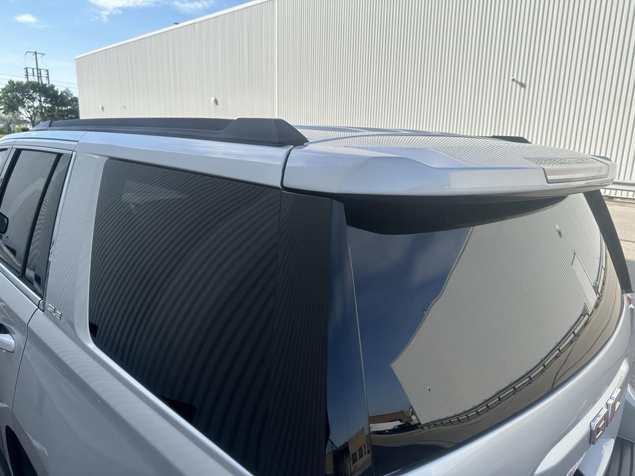 2017 GMC Yukon SLE 8 PASSENGERS - ONE OWNER NO ACCIDENTS Photo