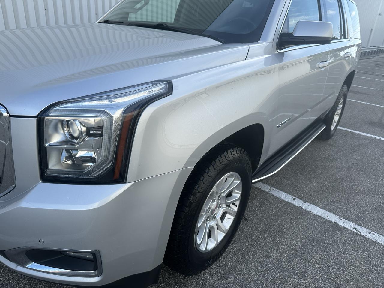 2017 GMC Yukon SLE 8 PASSENGERS - ONE OWNER NO ACCIDENTS Photo