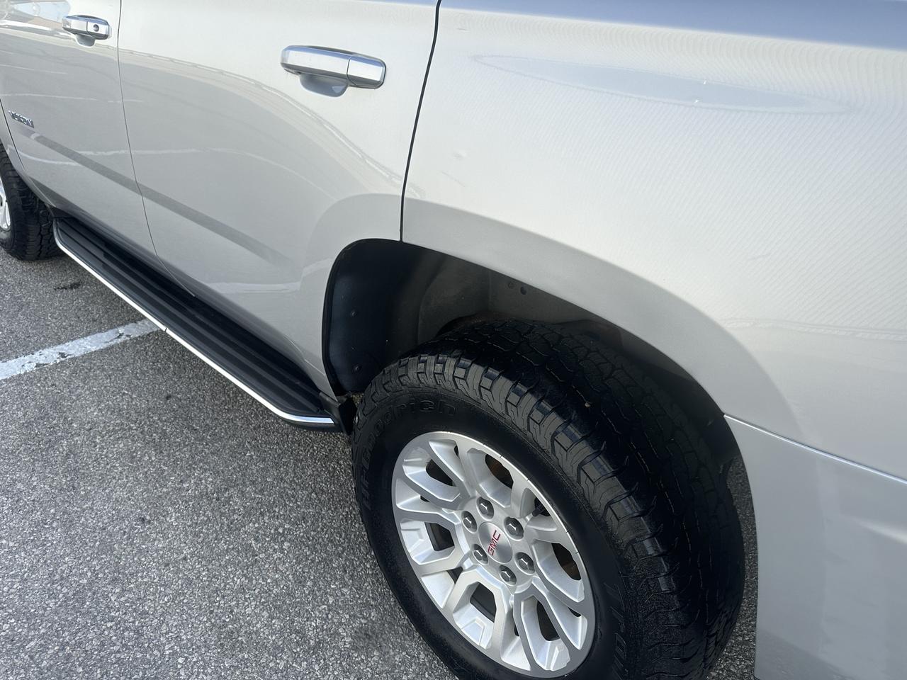2017 GMC Yukon SLE 8 PASSENGERS - ONE OWNER NO ACCIDENTS Photo