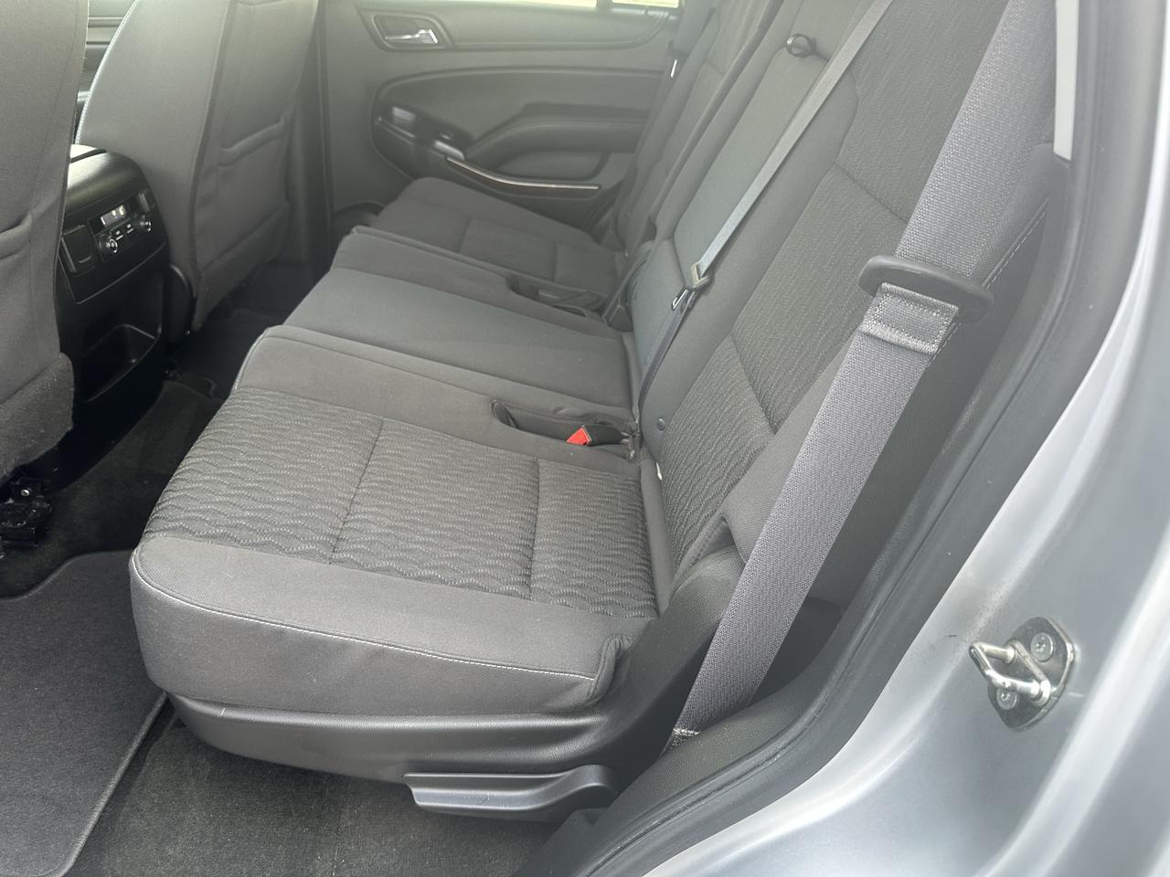 2017 GMC Yukon SLE 8 PASSENGERS - ONE OWNER NO ACCIDENTS Photo