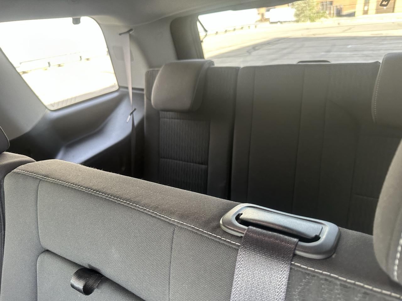 2017 GMC Yukon SLE 8 PASSENGERS - ONE OWNER NO ACCIDENTS Photo