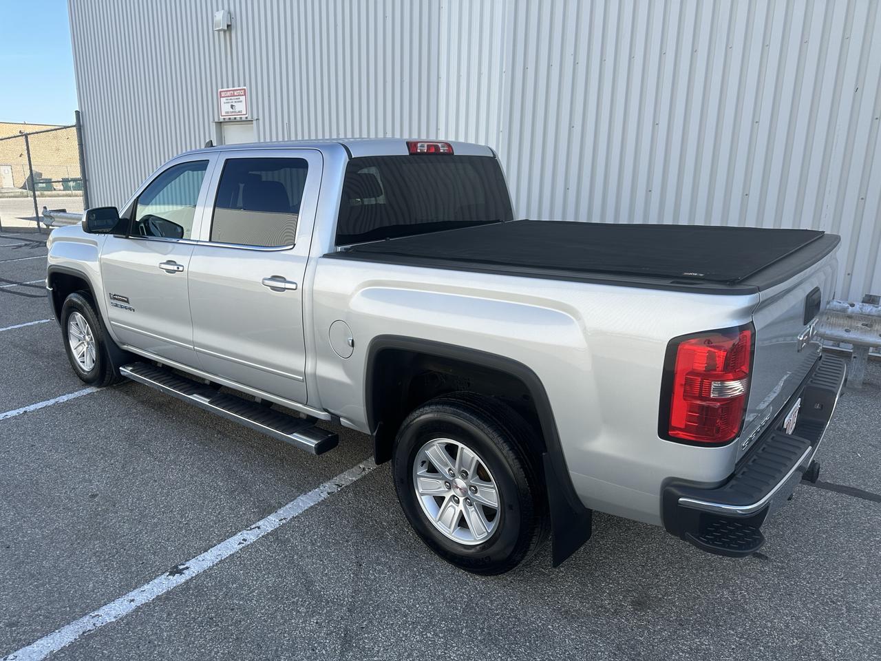 2017 GMC Sierra 1500 Crew Cab  SLE Kodiac Edition Photo
