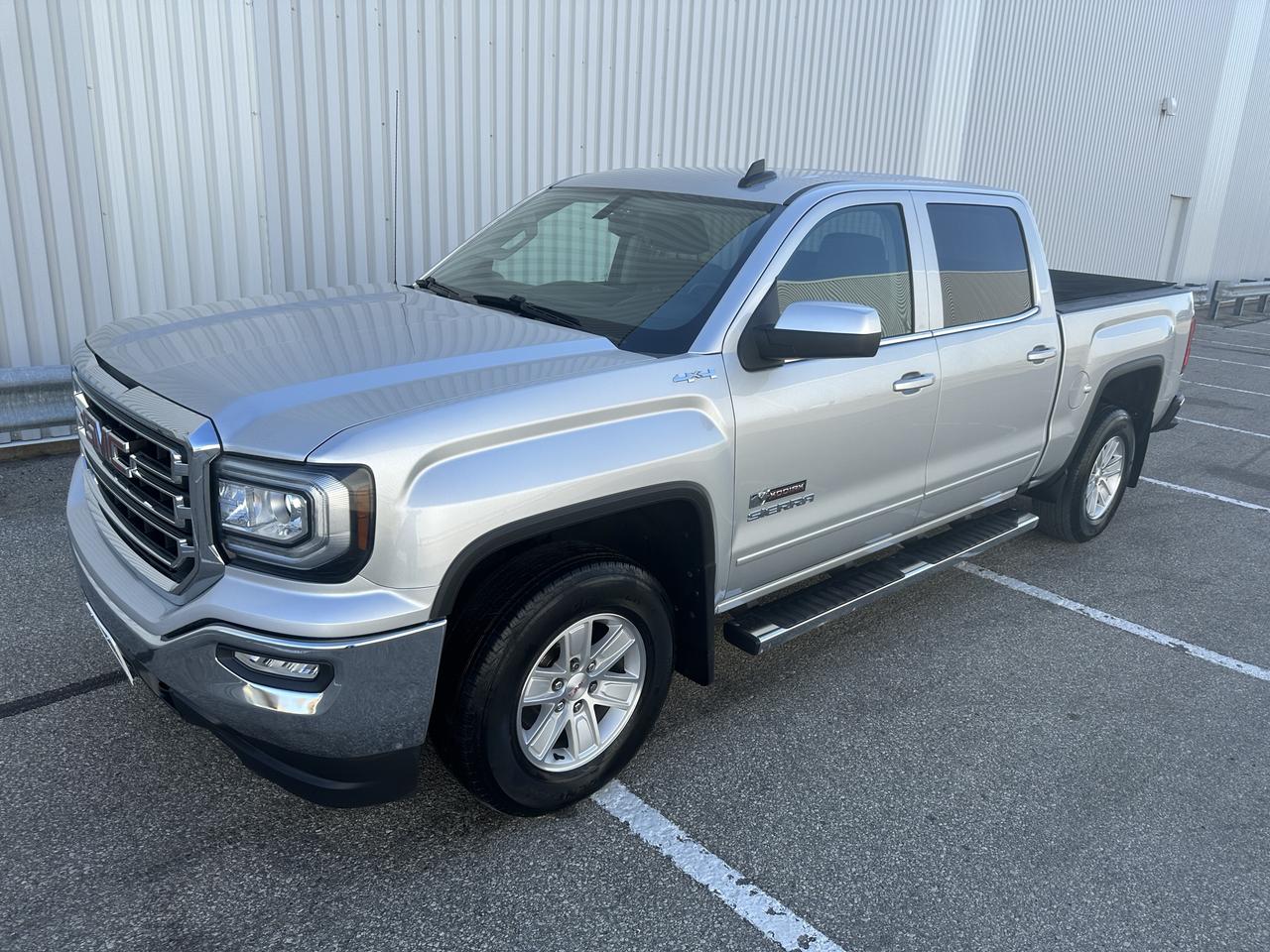 2017 GMC Sierra 1500 Crew Cab  SLE Kodiac Edition Photo2