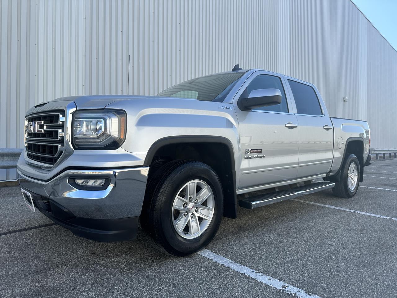 2017 GMC Sierra 1500 Crew Cab  SLE Kodiac Edition Photo